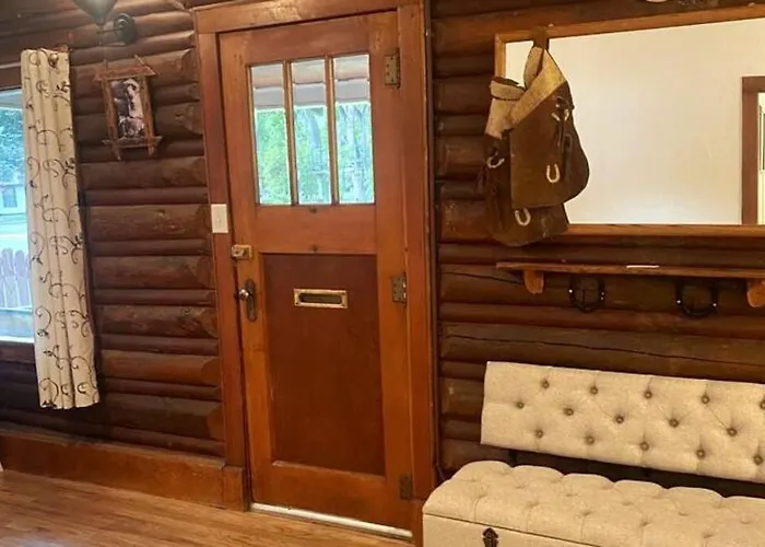 Holiday home Comfy Log In Walking Distance Of Downtown *