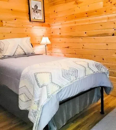Comfy Log In Walking Distance Of Downtown Holiday home Cody