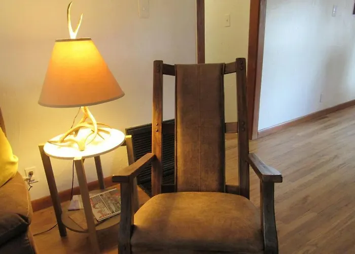 Holiday home Comfy Log In Walking Distance Of Downtown