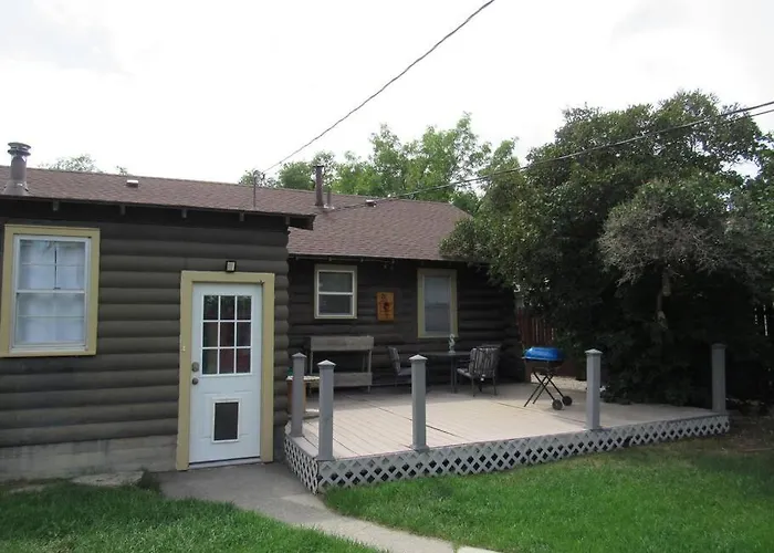 Comfy Log In Walking Distance Of Downtown Cody